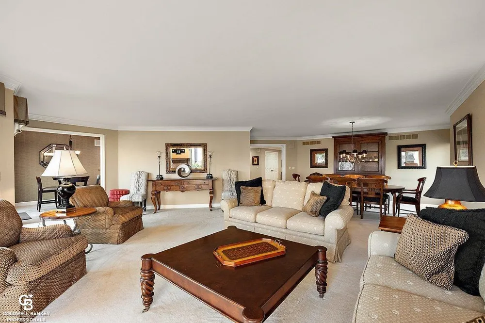 26151 harbour pointe dr n Drive Harrison Charter Township, MI 48045