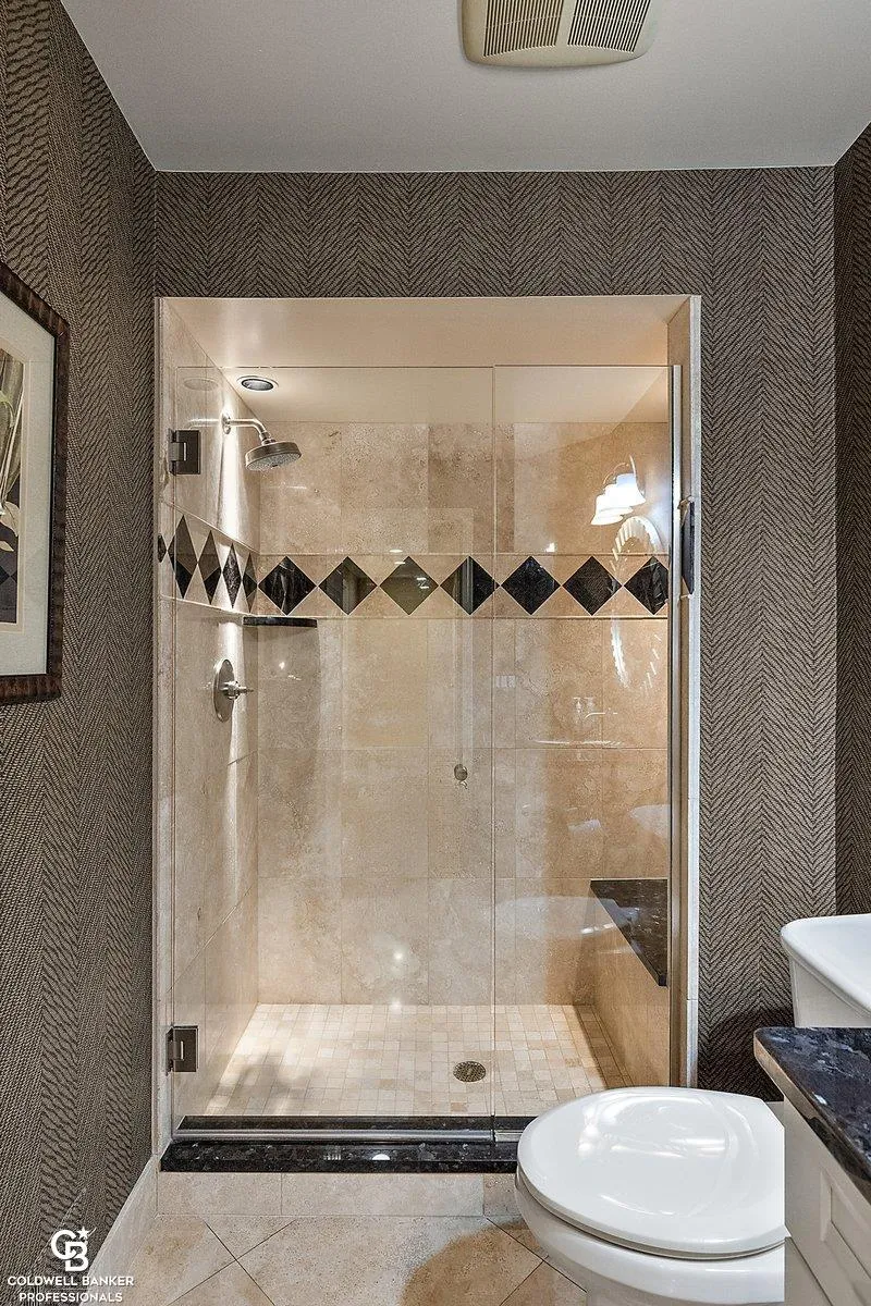 26151 harbour pointe dr n Drive Harrison Charter Township, MI 48045
