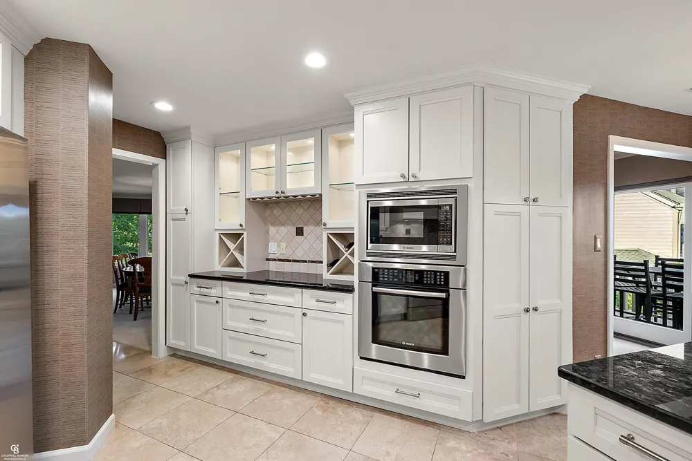 26151 harbour pointe dr n Drive Harrison Charter Township, MI 48045