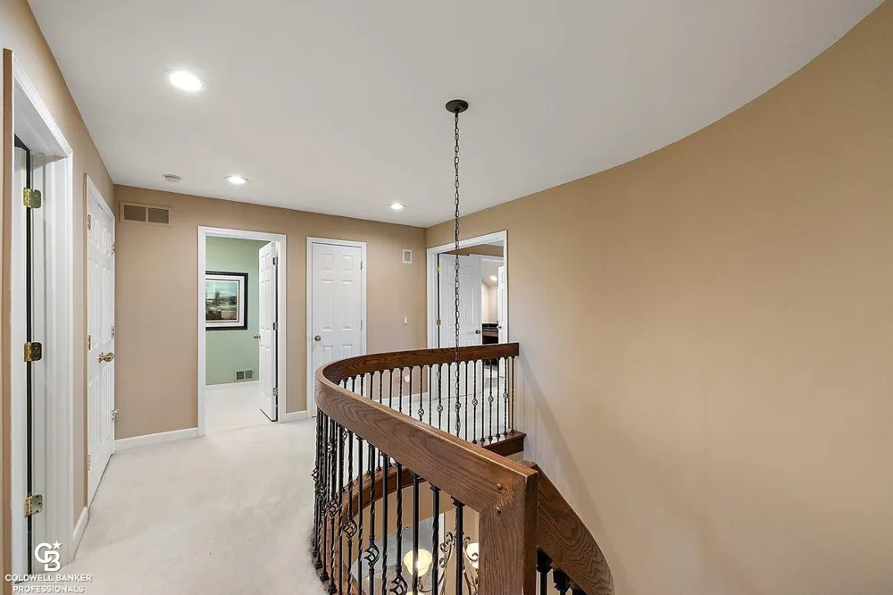 26151 harbour pointe dr n Drive Harrison Charter Township, MI 48045