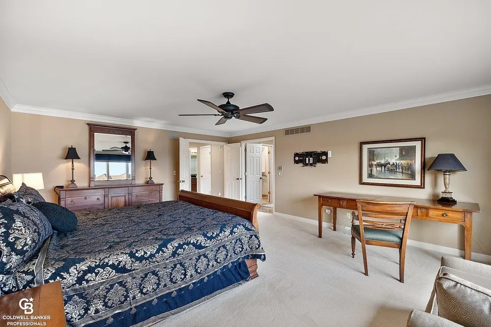 26151 harbour pointe dr n Drive Harrison Charter Township, MI 48045
