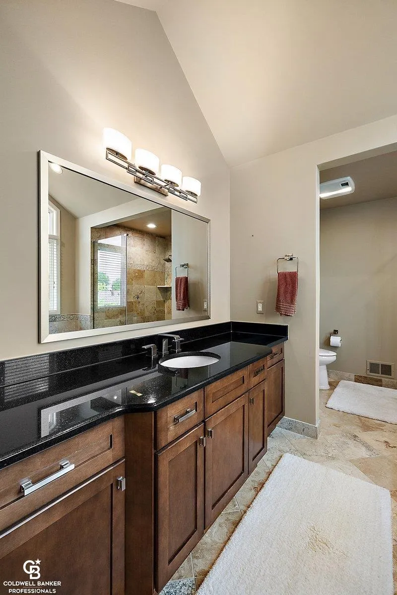 26151 harbour pointe dr n Drive Harrison Charter Township, MI 48045