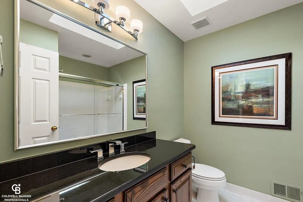 26151 harbour pointe dr n Drive Harrison Charter Township, MI 48045