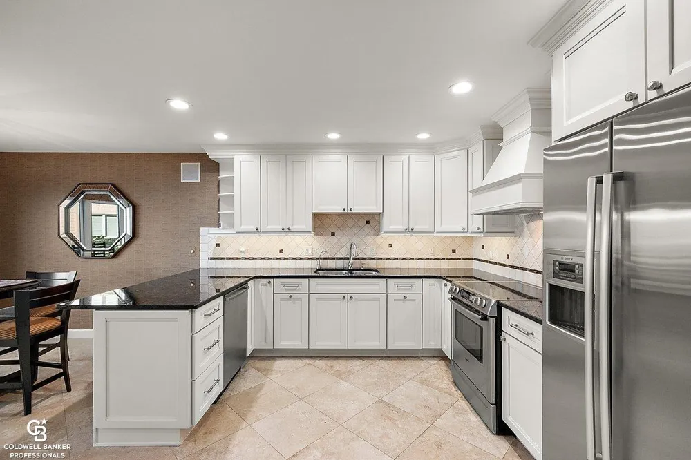 26151 harbour pointe dr n Drive Harrison Charter Township, MI 48045