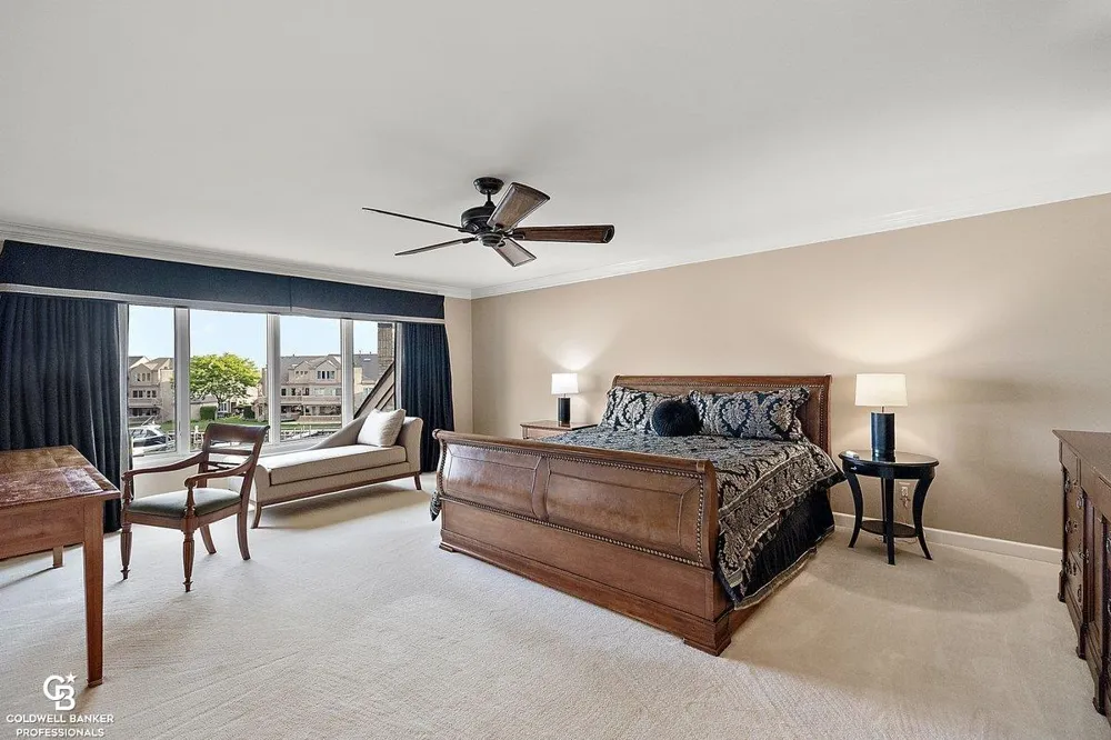 26151 harbour pointe dr n Drive Harrison Charter Township, MI 48045