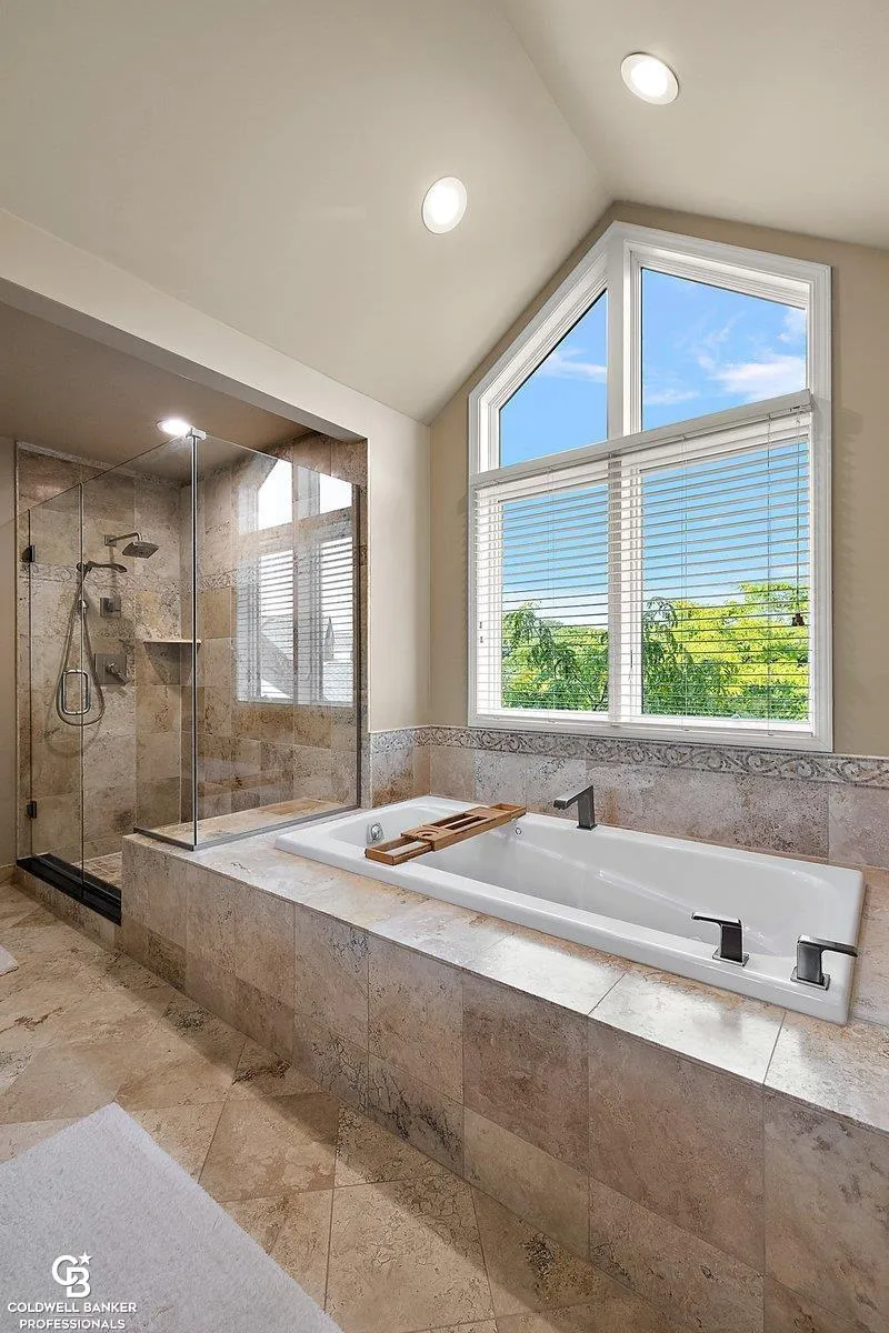 26151 harbour pointe dr n Drive Harrison Charter Township, MI 48045