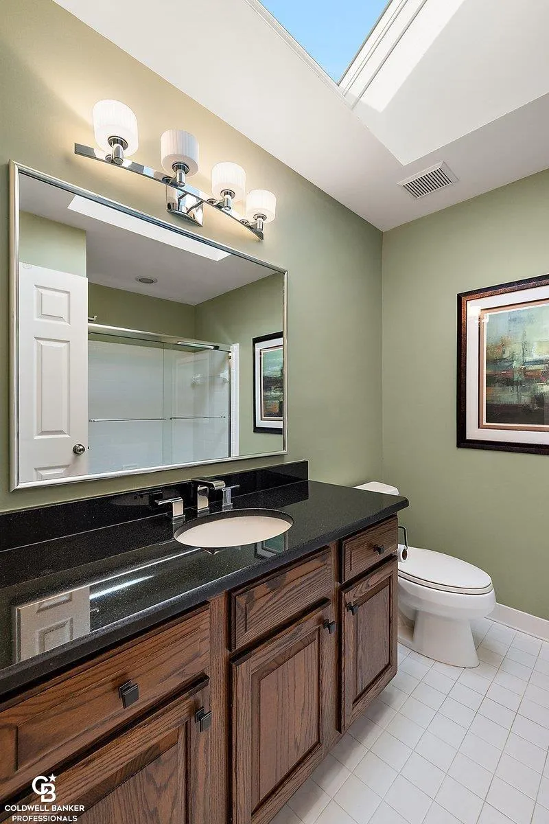 26151 harbour pointe dr n Drive Harrison Charter Township, MI 48045