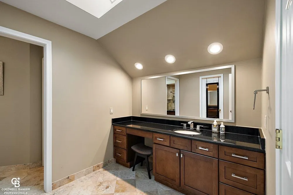 26151 harbour pointe dr n Drive Harrison Charter Township, MI 48045