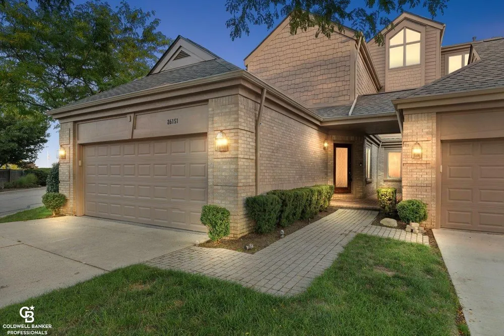 26151 harbour pointe dr n Drive Harrison Charter Township, MI 48045