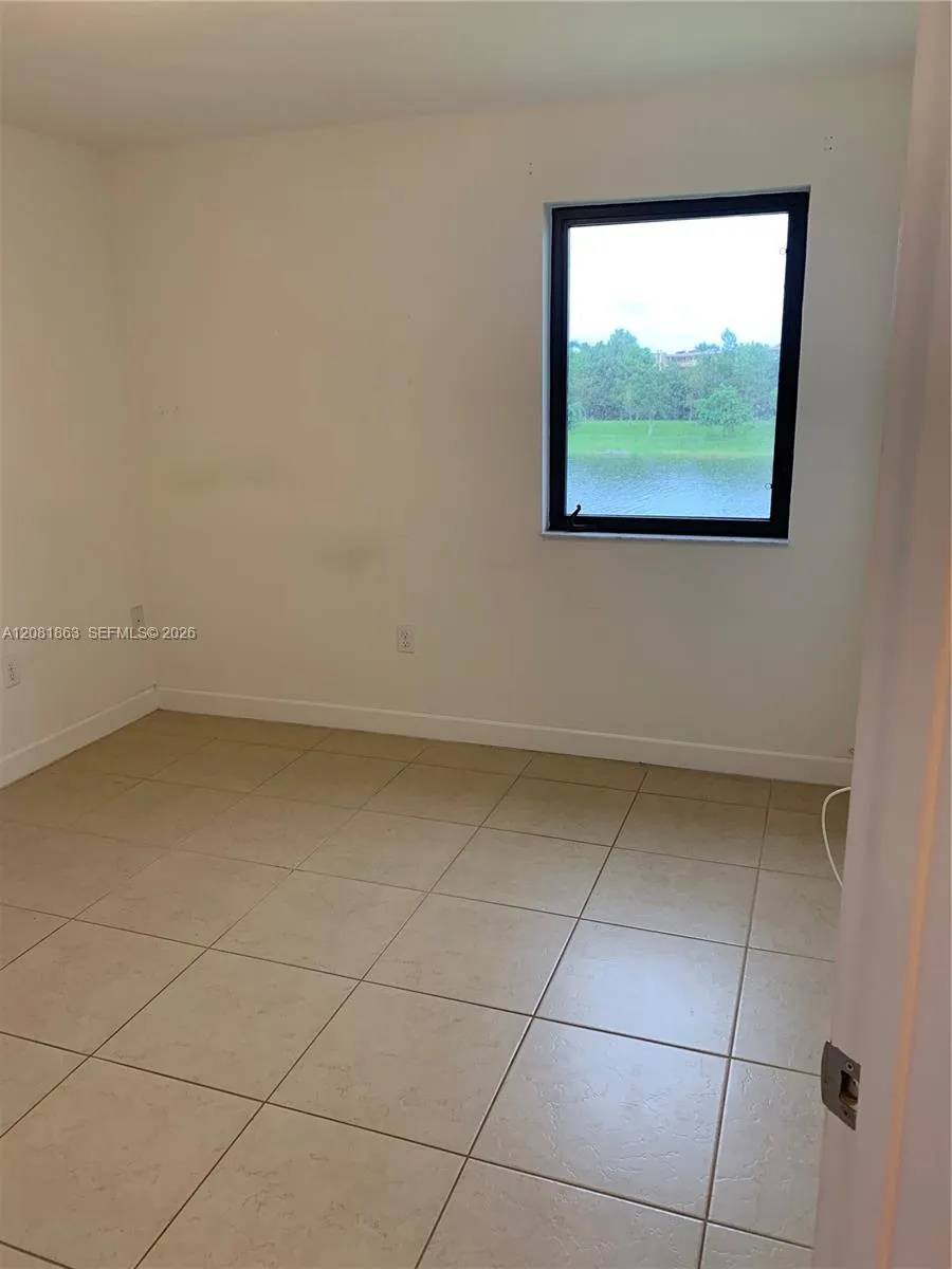 429 NE 194th Ter #429 Miami, FL 33179