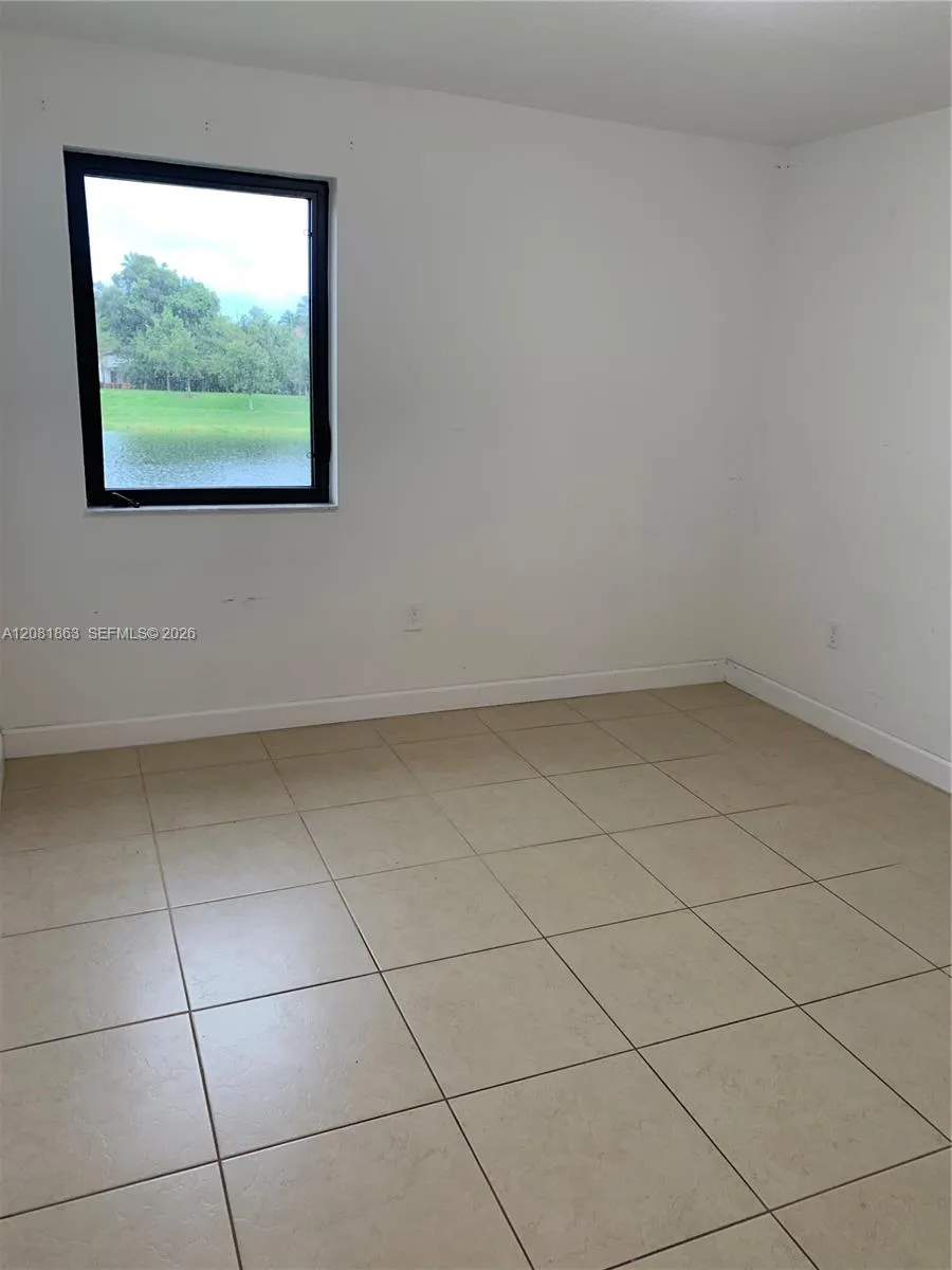 429 NE 194th Ter #429 Miami, FL 33179