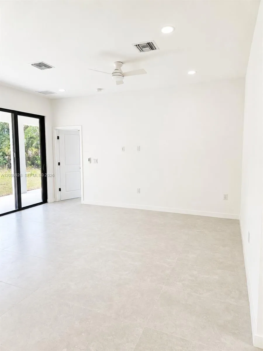 2907 W 25th Lehigh Acres, FL 33971