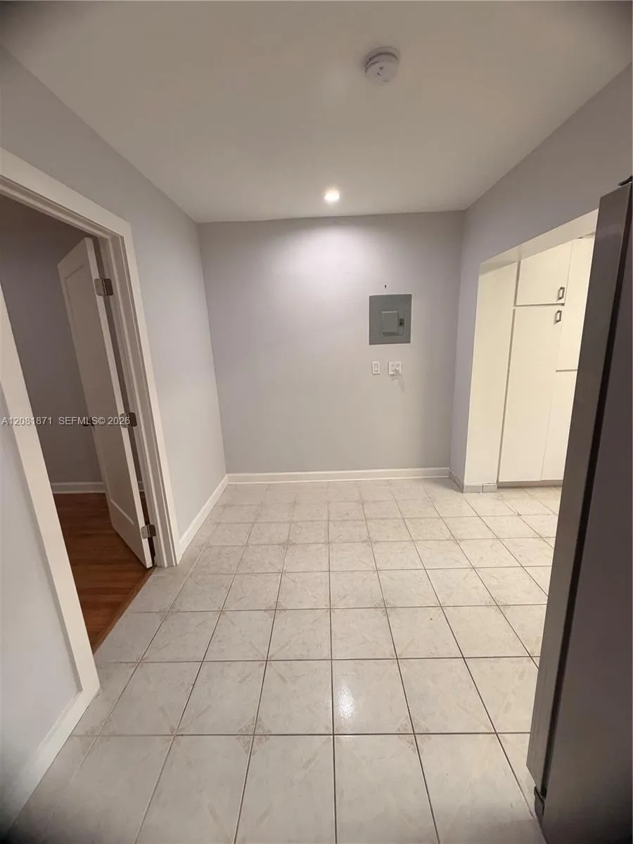 5911 SW 6th St #2 Miami, FL 33144