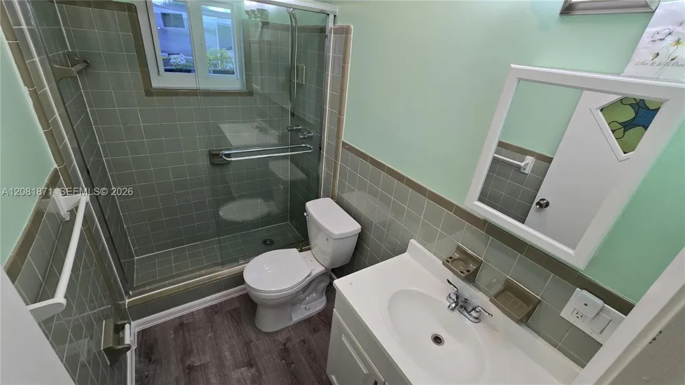 5911 SW 6th St #2 Miami, FL 33144