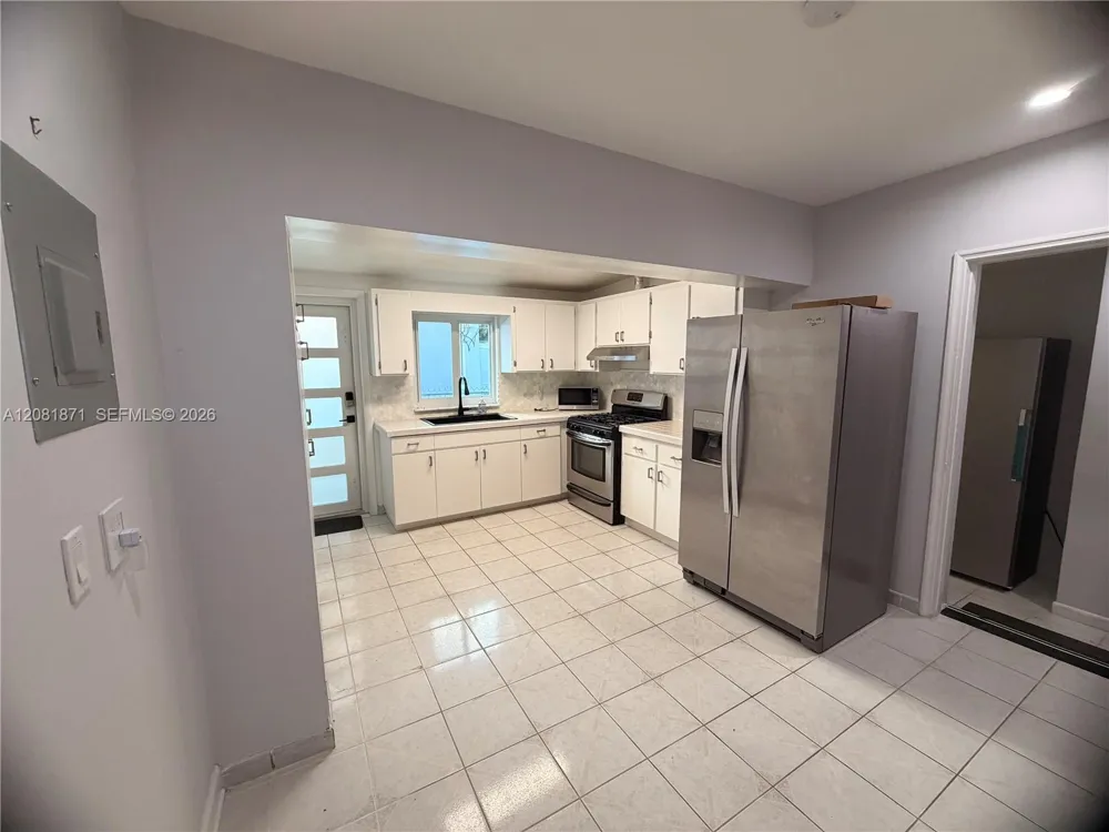 5911 SW 6th St #2 Miami, FL 33144