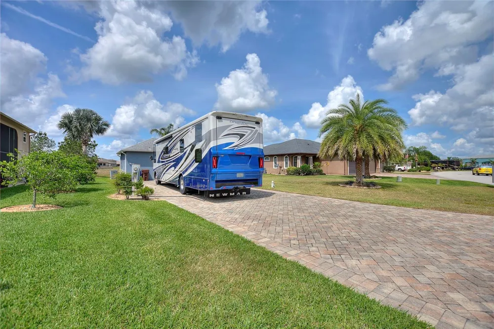 544 NARROW POND ROAD Polk City, FL 33868