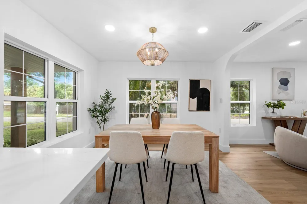 1230 E HENRY AVENUE Tampa, FL 33604