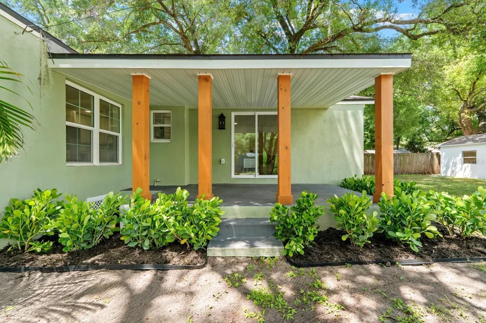 1230 E HENRY AVENUE Tampa, FL 33604