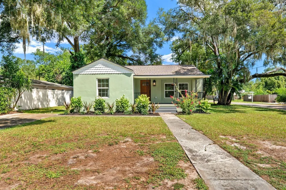1230 E HENRY AVENUE Tampa, FL 33604