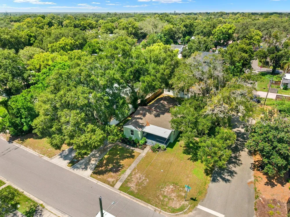 1230 E HENRY AVENUE Tampa, FL 33604
