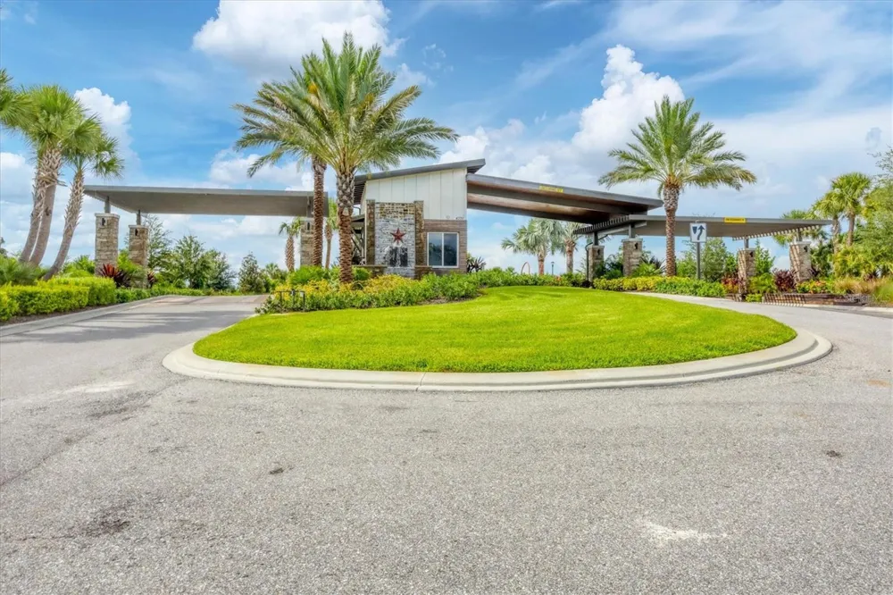 17657 CRESCENT MOON LOOP Bradenton, FL 34211