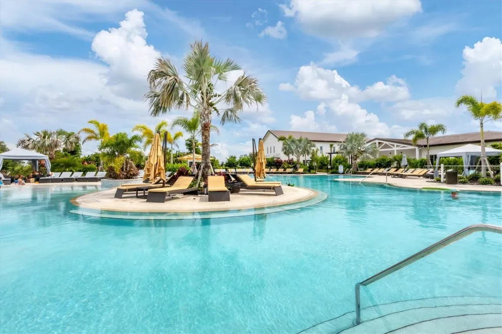 17657 CRESCENT MOON LOOP Bradenton, FL 34211