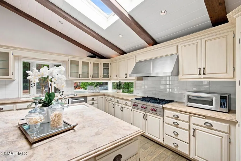 631 Camino Verde Thousand Oaks, CA 91360