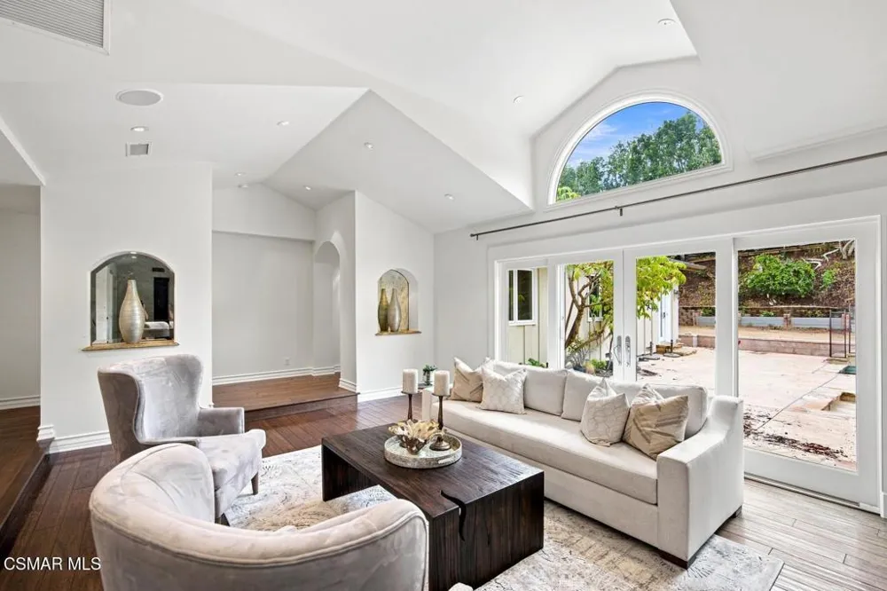 631 Camino Verde Thousand Oaks, CA 91360