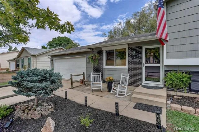 1374 Dover Street Broomfield, CO 80020