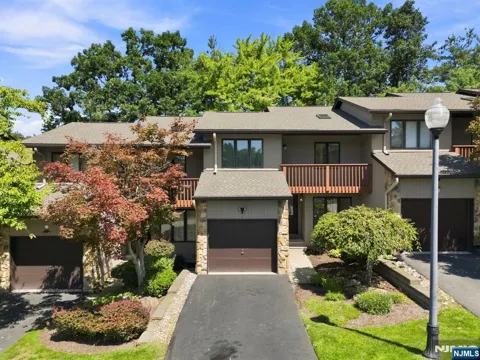 5 Wedgewood Drive
