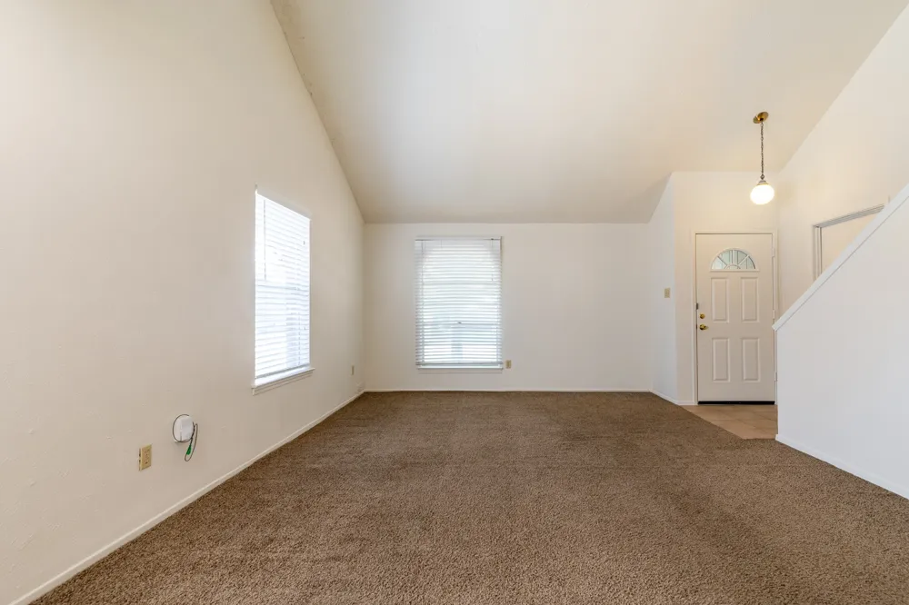 209 Pebblebrook Street Arlington, TX 76014