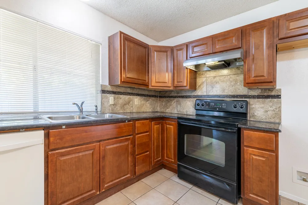 209 Pebblebrook Street Arlington, TX 76014