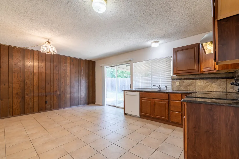 209 Pebblebrook Street Arlington, TX 76014