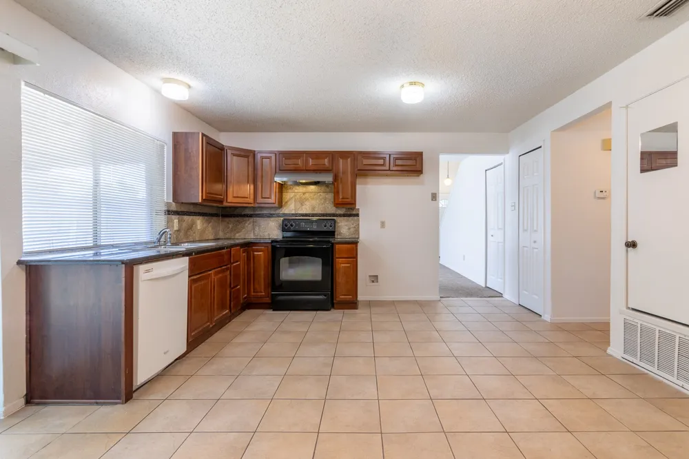209 Pebblebrook Street Arlington, TX 76014