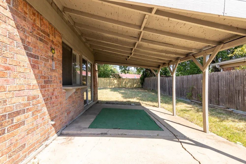 209 Pebblebrook Street Arlington, TX 76014