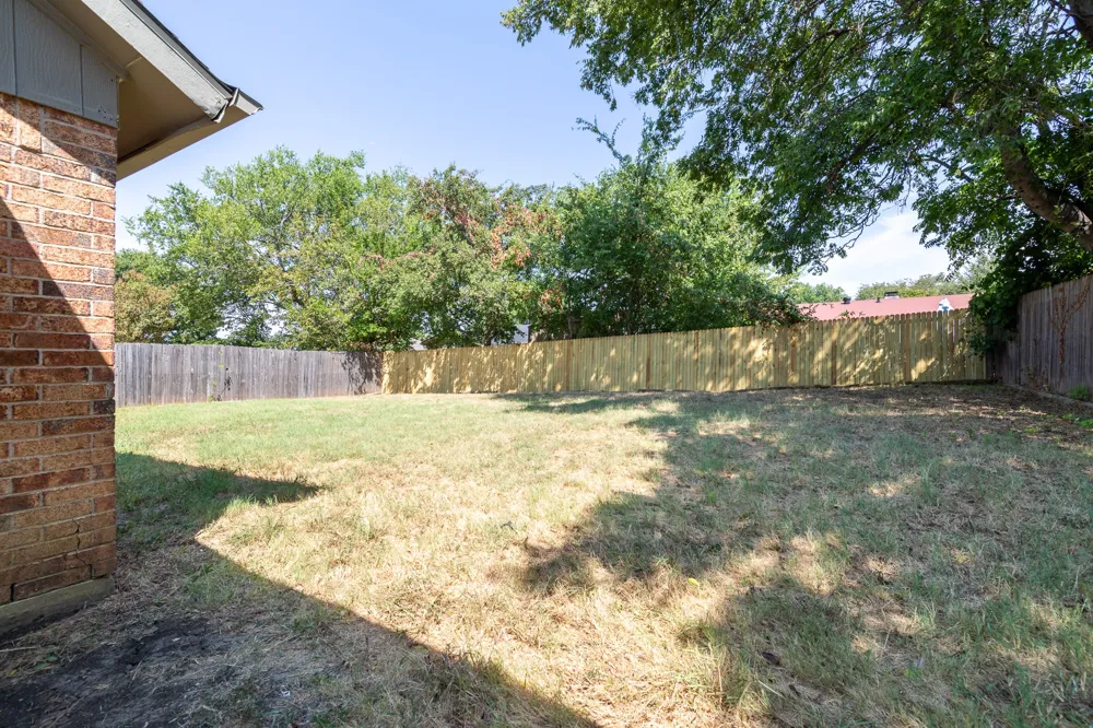 209 Pebblebrook Street Arlington, TX 76014