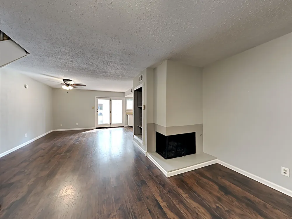 462 Westview Terrace Arlington, TX 76013
