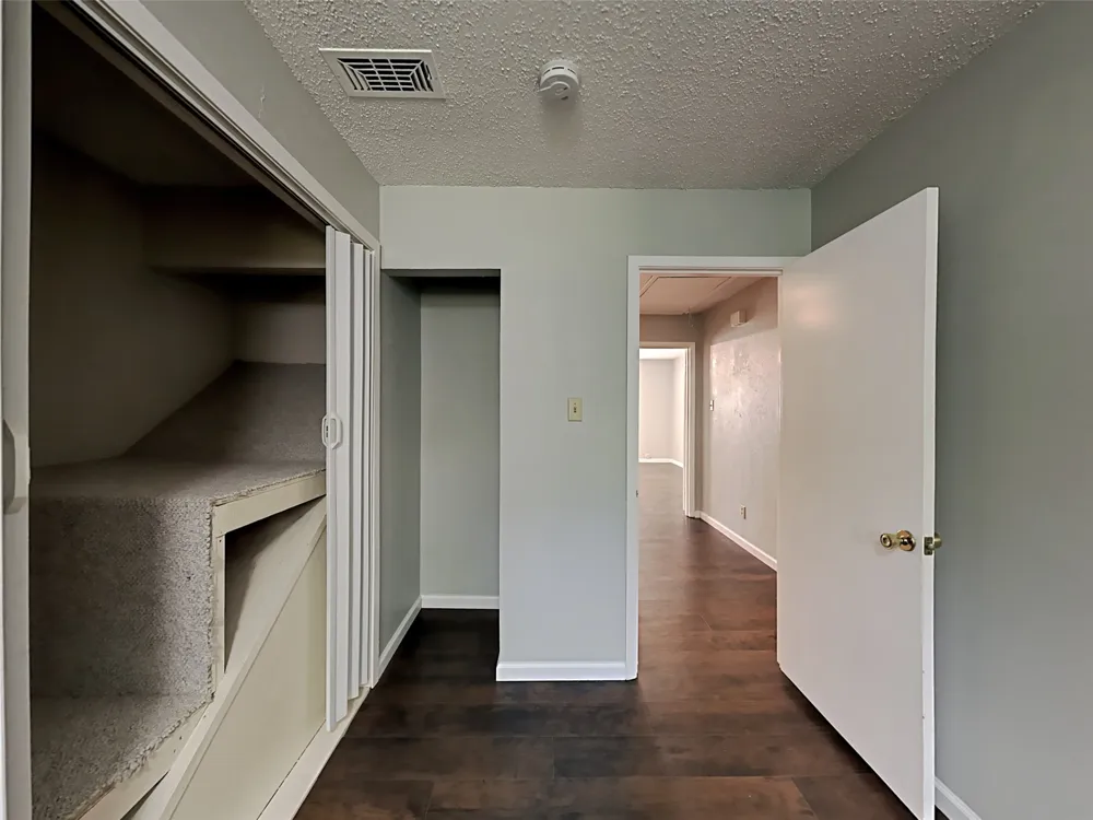 462 Westview Terrace Arlington, TX 76013