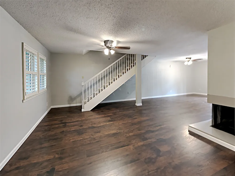 462 Westview Terrace Arlington, TX 76013