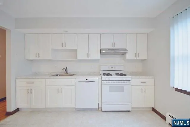 44 Newcomb Road Tenafly, NJ 07670