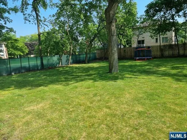 44 Newcomb Road Tenafly, NJ 07670