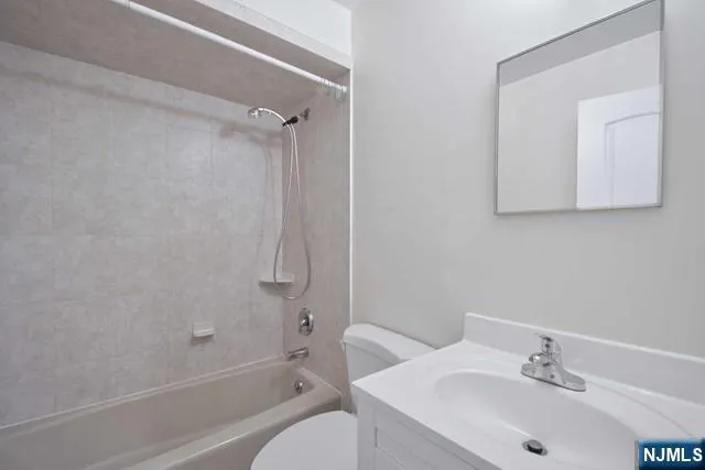 44 Newcomb Road Tenafly, NJ 07670