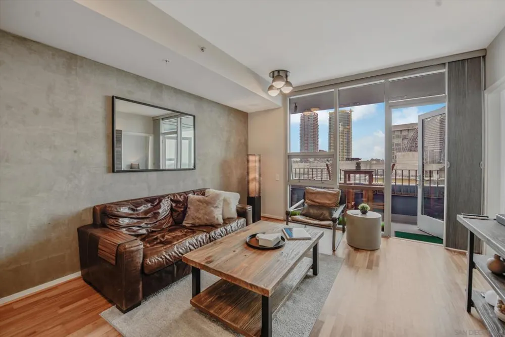321 10Th Ave #1603 San Diego, CA 92101