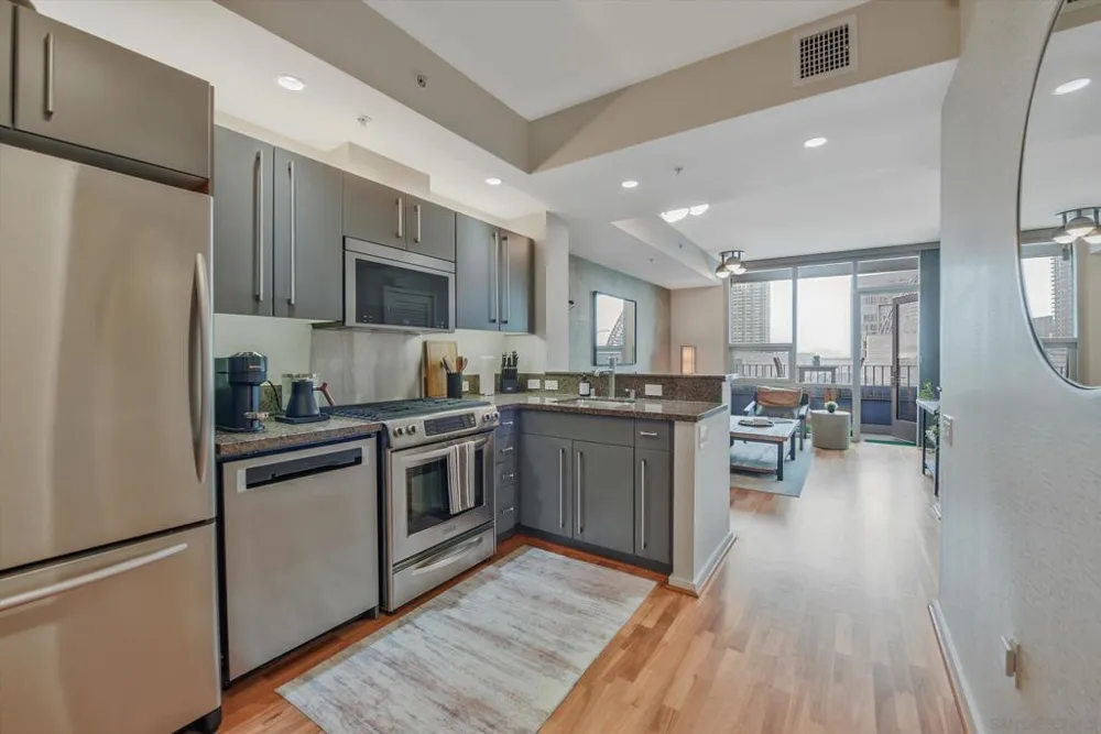 321 10Th Ave #1603 San Diego, CA 92101