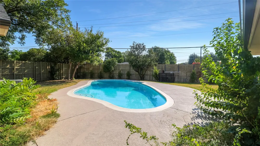 7862 La Verdura Drive Dallas, TX 75248