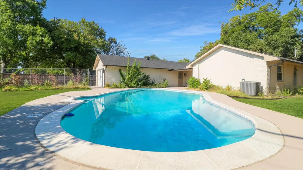 7862 La Verdura Drive Dallas, TX 75248
