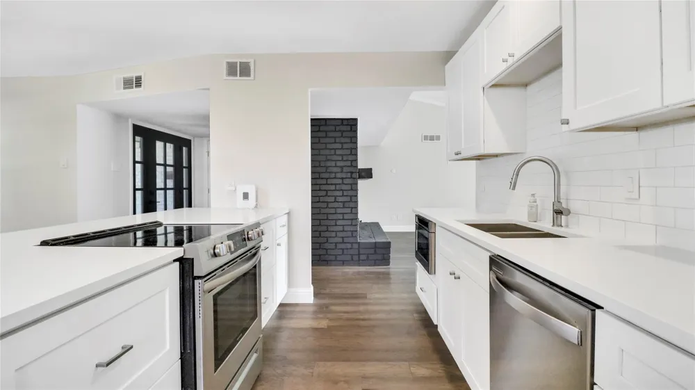 7862 La Verdura Drive Dallas, TX 75248