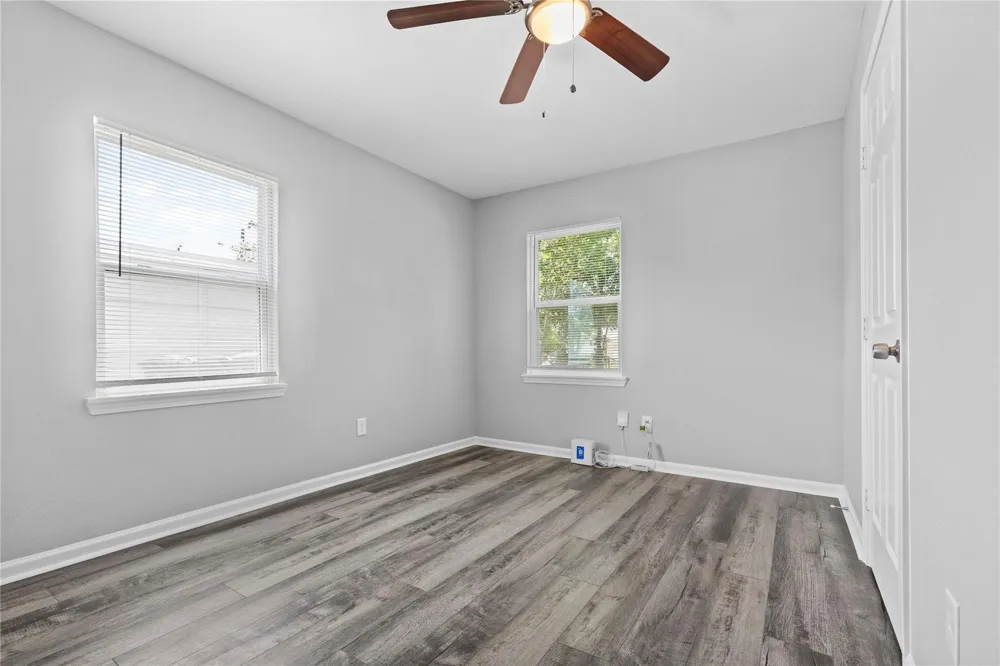 4838 Van Fleet Street Houston, TX 77033