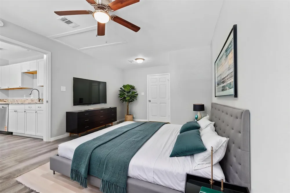 4838 Van Fleet Street Houston, TX 77033