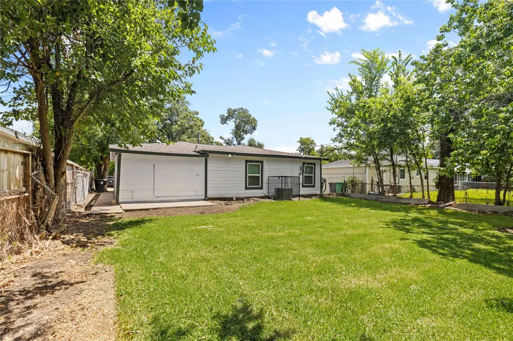 4838 Van Fleet Street Houston, TX 77033